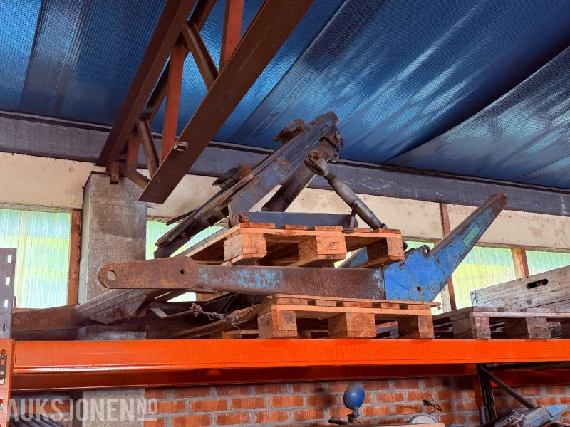 Frontlaster/Lasteaperat til Traktor - Poľnohospodárske stroje: obrázok 2 Frontlaster/Lasteaperat til Traktor - Poľnohospodárske stroje: obrázok 2