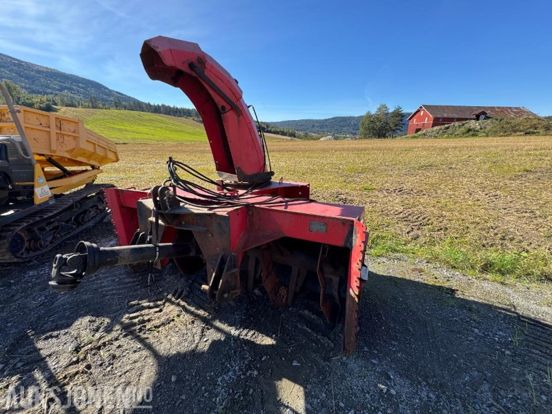 Globus GTF 250 snøfres med hydraulisk tut - Poľnohospodárske stroje: obrázok 1 Globus GTF 250 snøfres med hydraulisk tut - Poľnohospodárske stroje: obrázok 1