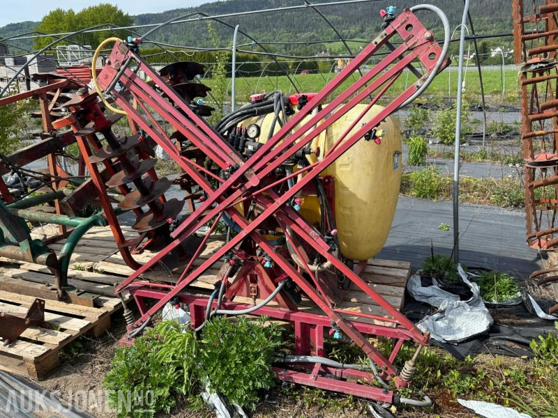 Hardi sprøytebom / 600L / Rep.objekt - Poľnohospodárske stroje: obrázok 1 Hardi sprøytebom / 600L / Rep.objekt - Poľnohospodárske stroje: obrázok 1