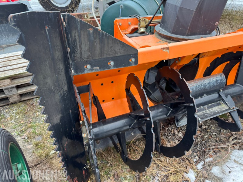 Hydromann 3330F 2-trinns snøfreser for frontmontering - Poľnohospodárske stroje: obrázok 5 Hydromann 3330F 2-trinns snøfreser for frontmontering - Poľnohospodárske stroje: obrázok 5