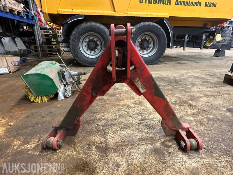 Lyng Triangel - Hurtigkobling til traktor - Poľnohospodárske stroje: obrázok 2 Lyng Triangel - Hurtigkobling til traktor - Poľnohospodárske stroje: obrázok 2