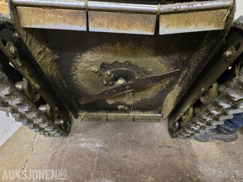 Serena LM-550 Fjernstyrt Plenklipper 9.hp Motor Med radio - Poľnohospodárske stroje: obrázok 4 Serena LM-550 Fjernstyrt Plenklipper 9.hp Motor Med radio - Poľnohospodárske stroje: obrázok 4