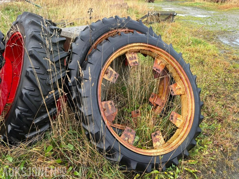 TVILLING HJUL OG SPRØYTEHJUL TIL TRAKTOR - Poľnohospodárske stroje: obrázok 3 TVILLING HJUL OG SPRØYTEHJUL TIL TRAKTOR - Poľnohospodárske stroje: obrázok 3