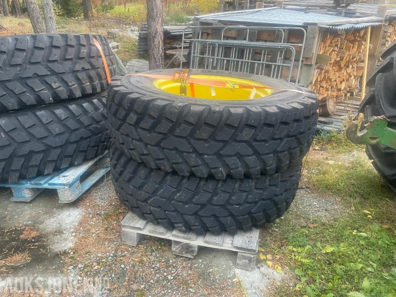 Traktorhjul - Nokian Tri 2, 4 stk -hvorav 2 framhjul, og 2 bakhjul - Poľnohospodárske stroje: obrázok 1 Traktorhjul - Nokian Tri 2, 4 stk -hvorav 2 framhjul, og 2 bakhjul - Poľnohospodárske stroje: obrázok 1