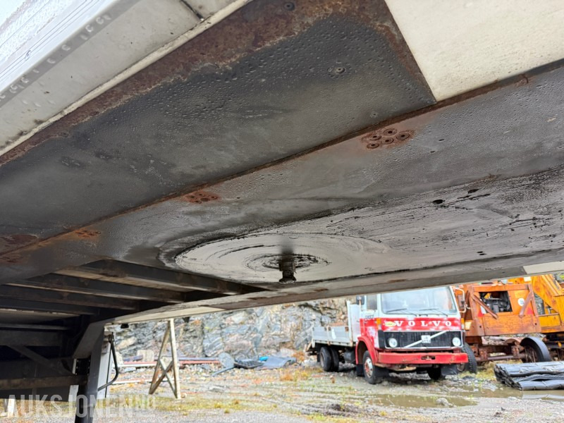 Bussbygg Frysesemi m/ Thermo King kjøleaggregat og Zepro bakløfter - Príves: obrázok 4 Bussbygg Frysesemi m/ Thermo King kjøleaggregat og Zepro bakløfter - Príves: obrázok 4