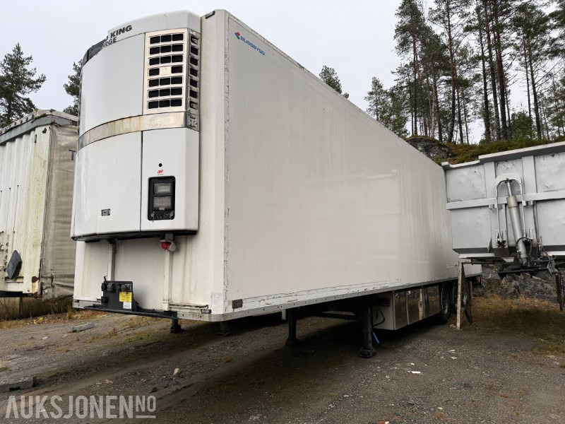 Bussbygg Frysesemi m/ Thermo King kjøleaggregat og Zepro bakløfter - Príves: obrázok 1 Bussbygg Frysesemi m/ Thermo King kjøleaggregat og Zepro bakløfter - Príves: obrázok 1