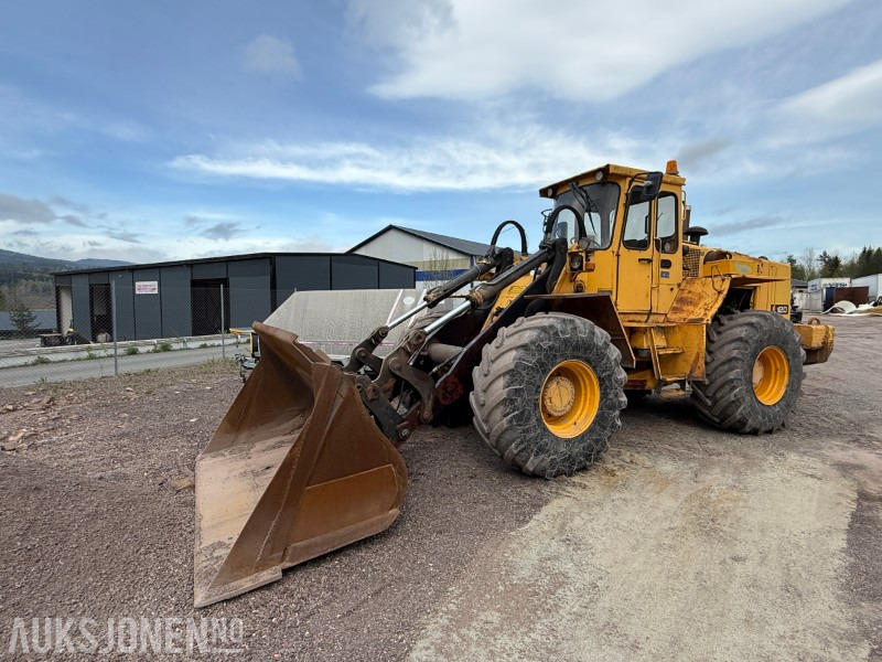 Volvo L120 Hjullaster - 4x4 - Gjerstad 2900L skuff - Nylig byttet dekk - Vekt montert - Kolesový nakladač: obrázok 1 Volvo L120 Hjullaster - 4x4 - Gjerstad 2900L skuff - Nylig byttet dekk - Vekt montert - Kolesový nakladač: obrázok 1