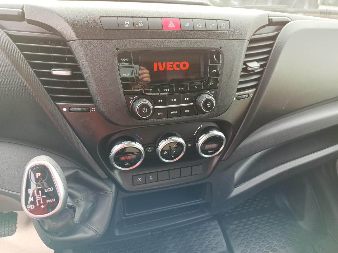 IVECO Daily 35S16A8V - Furgon: obrázok 3 IVECO Daily 35S16A8V - Furgon: obrázok 3