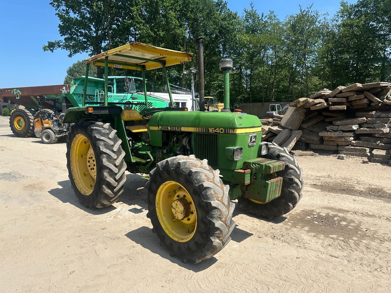 John Deere 1640 4x4 - Kultivační traktor: obrázok 2 John Deere 1640 4x4 - Kultivační traktor: obrázok 2