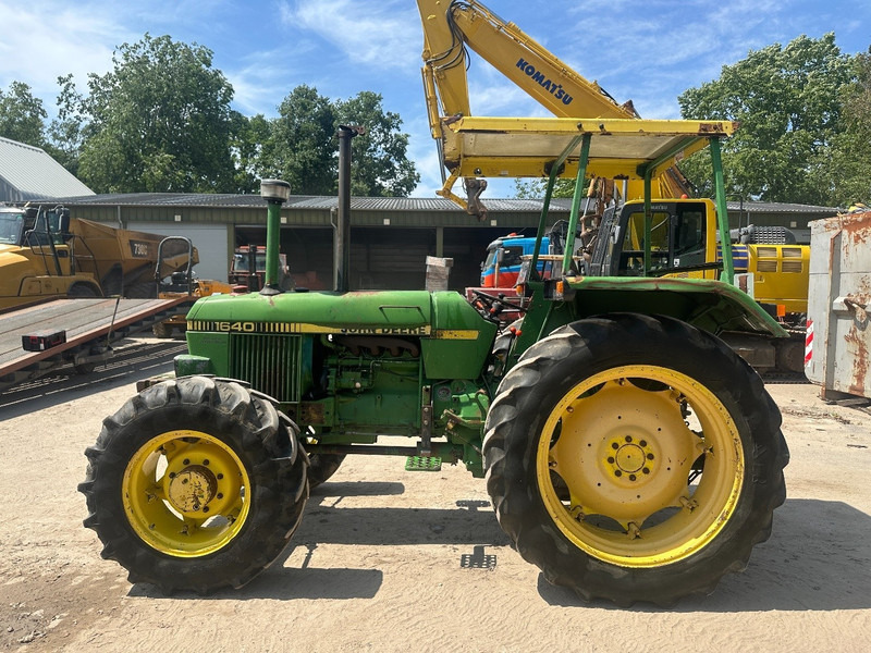 John Deere 1640 4x4 - Kultivační traktor: obrázok 3 John Deere 1640 4x4 - Kultivační traktor: obrázok 3