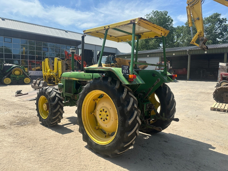 John Deere 1640 4x4 - Kultivační traktor: obrázok 5 John Deere 1640 4x4 - Kultivační traktor: obrázok 5