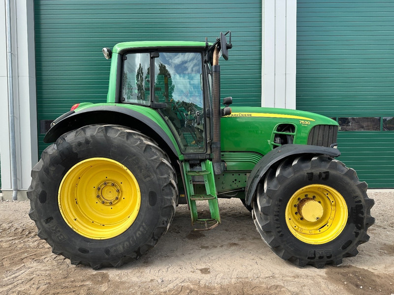 John Deere 7530 - Traktor: obrázok 4 John Deere 7530 - Traktor: obrázok 4