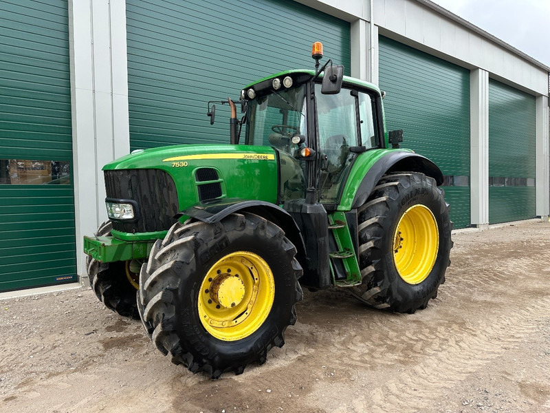 John Deere 7530 - Traktor: obrázok 1 John Deere 7530 - Traktor: obrázok 1