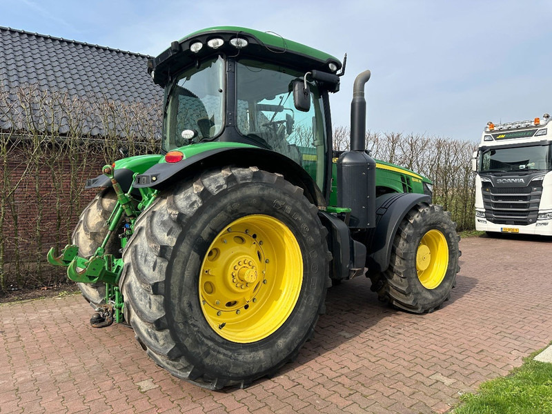 John Deere 8335R - Traktor: obrázok 5 John Deere 8335R - Traktor: obrázok 5