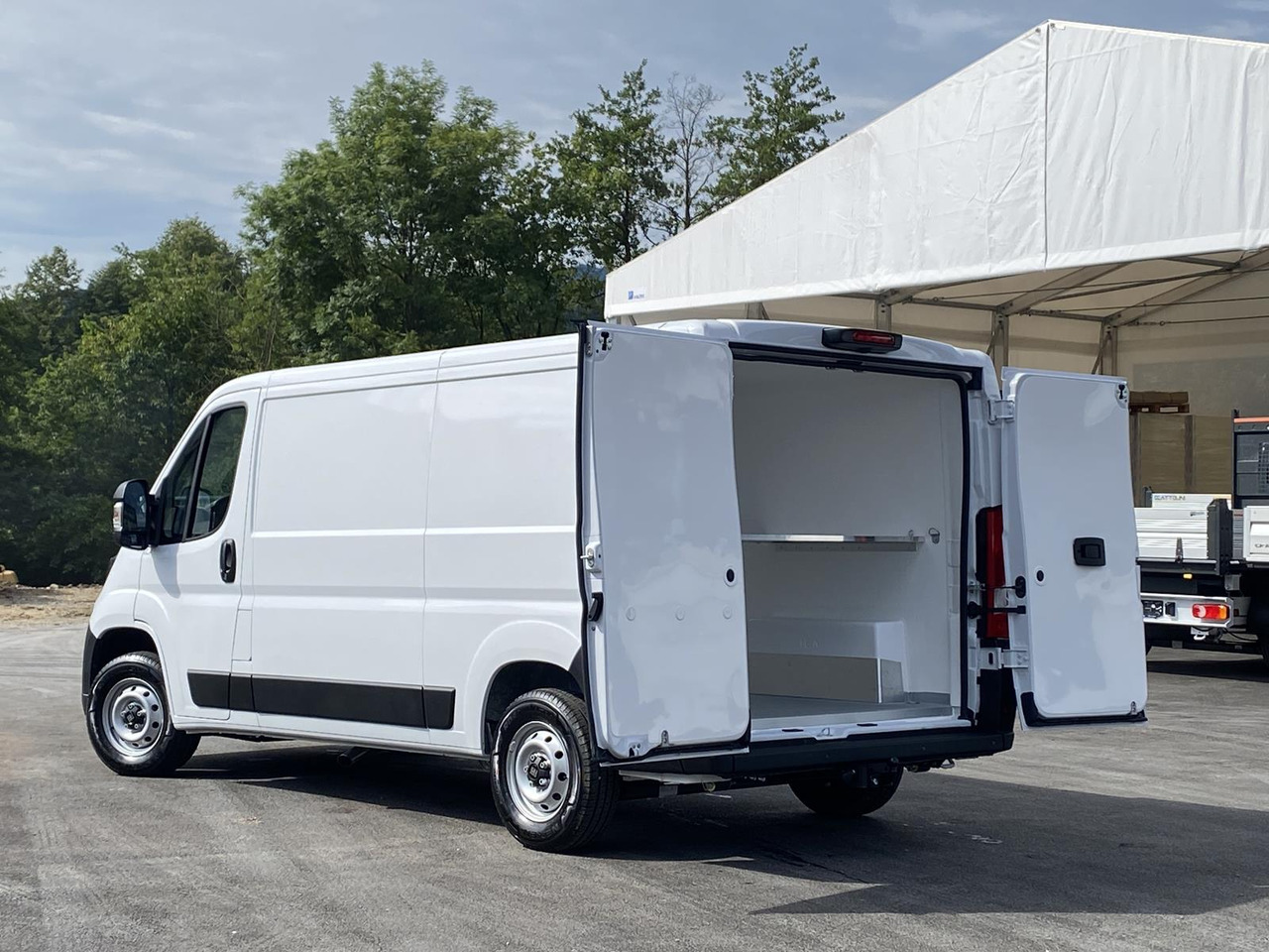 FIAT DUCATO L2H1 140PS | ISOLIERUNG OHNE KÜHLAGGREGAT - Chladiarenská dodávka: obrázok 5 FIAT DUCATO L2H1 140PS | ISOLIERUNG OHNE KÜHLAGGREGAT - Chladiarenská dodávka: obrázok 5