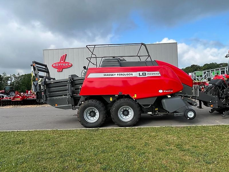 Massey Ferguson MF 2234 XDTC mit Schneidwerk "NEW" - Lis na hranaté balíky: obrázok 1 Massey Ferguson MF 2234 XDTC mit Schneidwerk "NEW" - Lis na hranaté balíky: obrázok 1