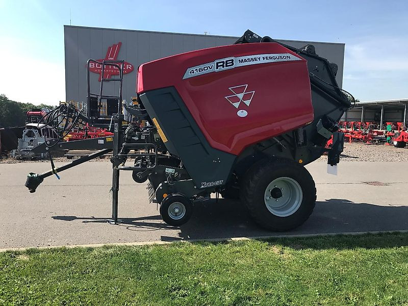 Massey Ferguson MF 4160 V Xtra / Lely - Lis na okrúhle balíky: obrázok 2 Massey Ferguson MF 4160 V Xtra / Lely - Lis na okrúhle balíky: obrázok 2