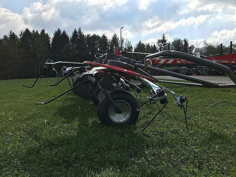 Massey Ferguson MF TD 1310 X TRC / Lotus 1250 Profi - Obracač sena: obrázok 5 Massey Ferguson MF TD 1310 X TRC / Lotus 1250 Profi - Obracač sena: obrázok 5
