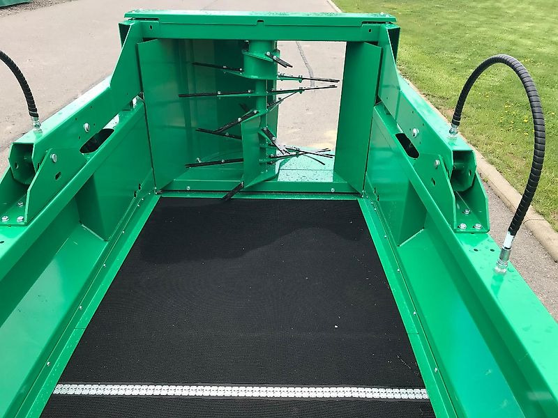 Spread-a-Bale MINI ST 100 - Drvič slamy: obrázok 4 Spread-a-Bale MINI ST 100 - Drvič slamy: obrázok 4