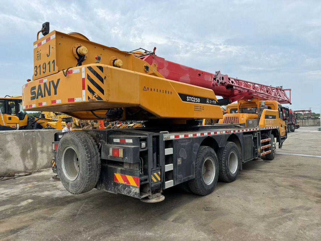 Sany 25 Ton Used Truck Crane 50 Ton 70 Ton 80 Ton 100 Ton 120 Ton 200 Ton 220Ton 240 Ton 300 Ton XCMG Zoomlion Liebherr Tadano Truck Crane - Autožeriav: obrázok 1 Sany 25 Ton Used Truck Crane 50 Ton 70 Ton 80 Ton 100 Ton 120 Ton 200 Ton 220Ton 240 Ton 300 Ton XCMG Zoomlion Liebherr Tadano Truck Crane - Autožeriav: obrázok 1