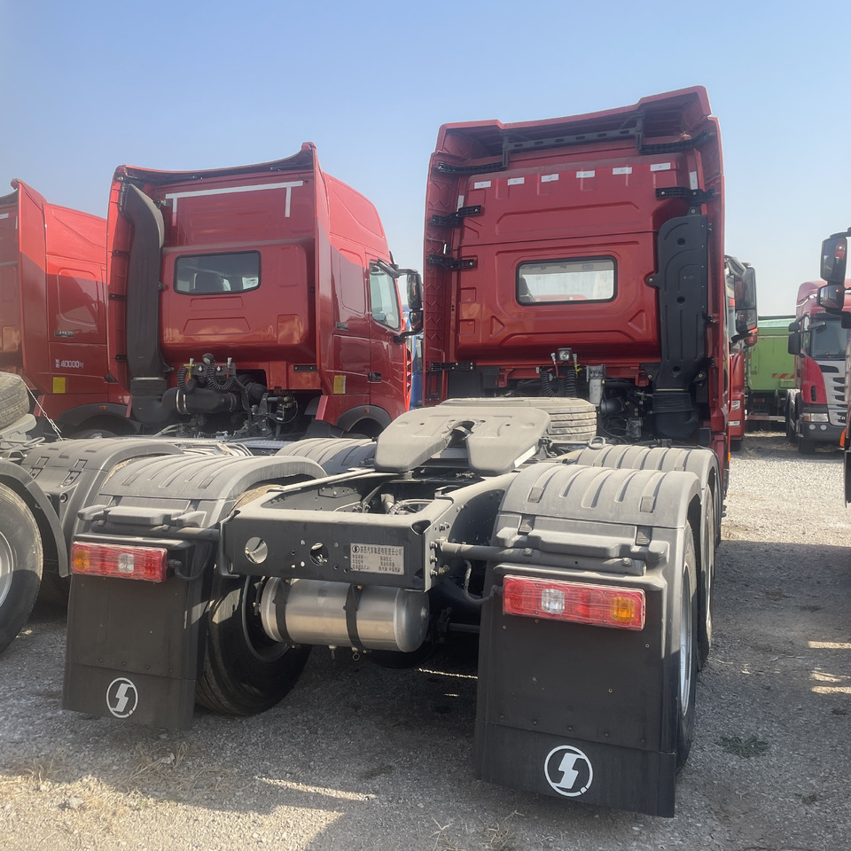 Shacman 2024 Year Used Semi Truck Head Tractor Head Tipper Head - Ťahač: obrázok 5 Shacman 2024 Year Used Semi Truck Head Tractor Head Tipper Head - Ťahač: obrázok 5