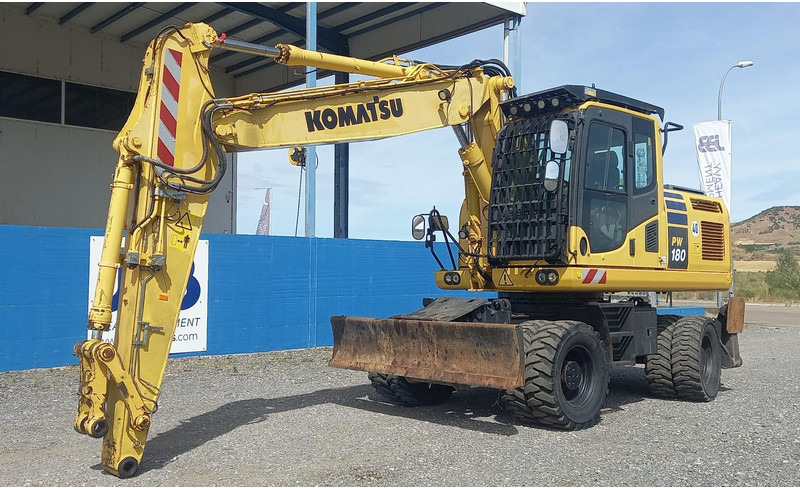 Komatsu PW180-10 - Kolesové rýpadlo: obrázok 3 Komatsu PW180-10 - Kolesové rýpadlo: obrázok 3