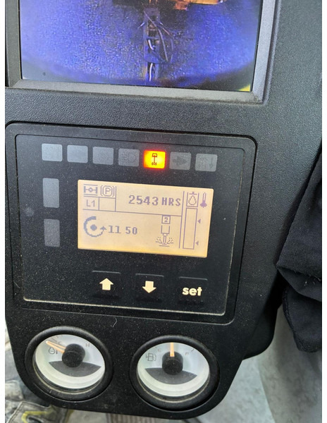 New Holland WE170B ** solo 2.543 horas, Rototilt** - Kolesové rýpadlo: obrázok 4 New Holland WE170B ** solo 2.543 horas, Rototilt** - Kolesové rýpadlo: obrázok 4