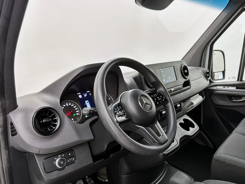 Mercedes-Benz Sprinter 315 1.9 CDI L2H2 Automaat Navigatie Luchtgeveerde stoel Camera Sidebars Cruise control Airco MBUX - Furgon: obrázok 4 Mercedes-Benz Sprinter 315 1.9 CDI L2H2 Automaat Navigatie Luchtgeveerde stoel Camera Sidebars Cruise control Airco MBUX - Furgon: obrázok 4