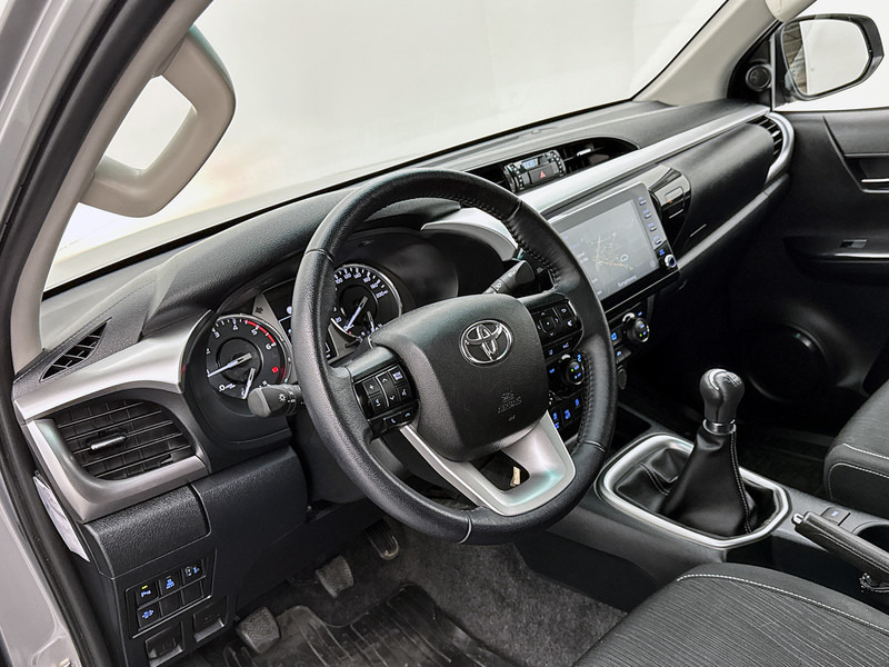 Toyota Hilux 2.4 D-4D Xtra Cab Professional Toneau cover 4x4 3.5t trekhaak Navigatie Stoelverwarming - Pick-up: obrázok 4 Toyota Hilux 2.4 D-4D Xtra Cab Professional Toneau cover 4x4 3.5t trekhaak Navigatie Stoelverwarming - Pick-up: obrázok 4