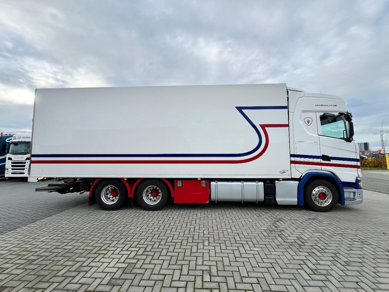 Scania S450 NGT 6x2 Koelwagen Retarder / Dhollandia / Bloenenmaat - Chladirenské nákladné vozidlo: obrázok 4 Scania S450 NGT 6x2 Koelwagen Retarder / Dhollandia / Bloenenmaat - Chladirenské nákladné vozidlo: obrázok 4