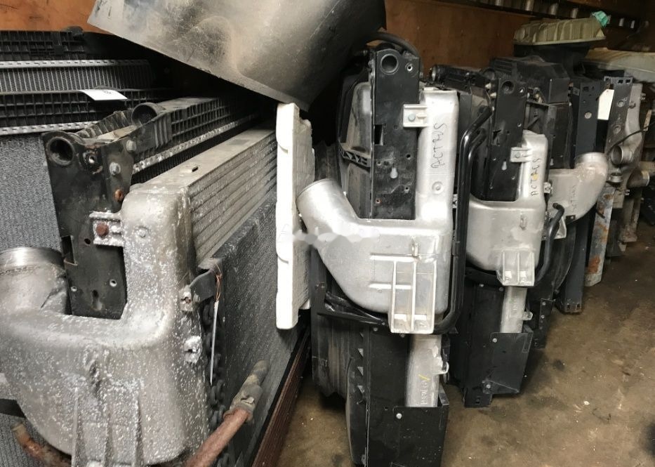 Camion din dezmembrari - Chladič pre Nákladné auto: obrázok 1 Camion din dezmembrari - Chladič pre Nákladné auto: obrázok 1