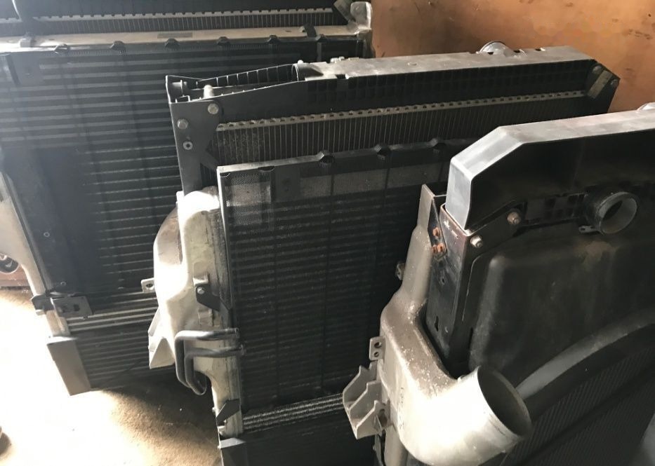 Camion din dezmembrari - Chladič pre Nákladné auto: obrázok 4 Camion din dezmembrari - Chladič pre Nákladné auto: obrázok 4
