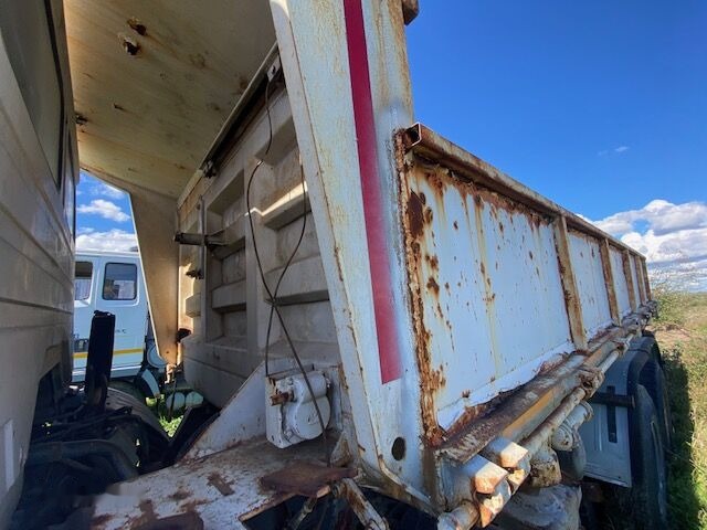 Mercedes-Benz NG 2636 V10 K - Sklápač: obrázok 4 Mercedes-Benz NG 2636 V10 K - Sklápač: obrázok 4