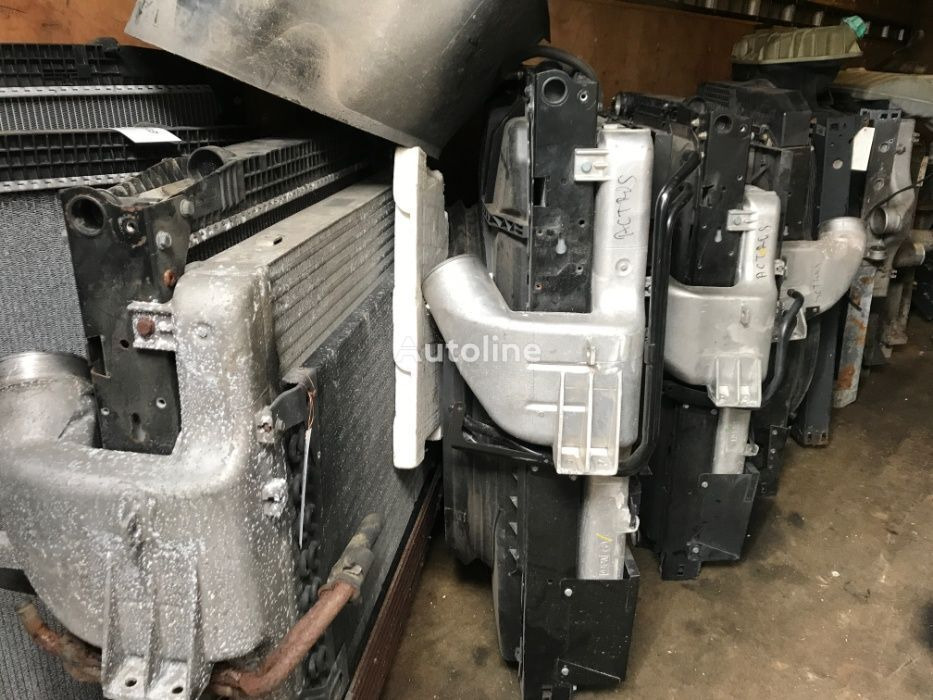 Radiatoare camion din dezmembrari - Chladič pre Nákladné auto: obrázok 1 Radiatoare camion din dezmembrari - Chladič pre Nákladné auto: obrázok 1