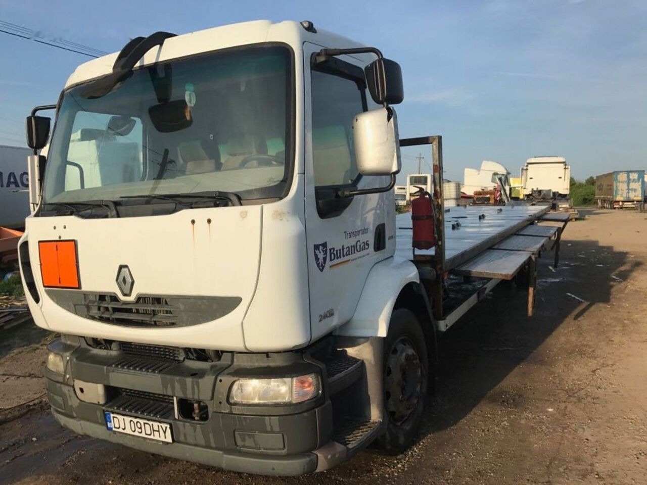 Renault Midlum DXI Adr Transport Butelii - Valníkový/ Plošinový nákladný automobil: obrázok 1 Renault Midlum DXI Adr Transport Butelii - Valníkový/ Plošinový nákladný automobil: obrázok 1