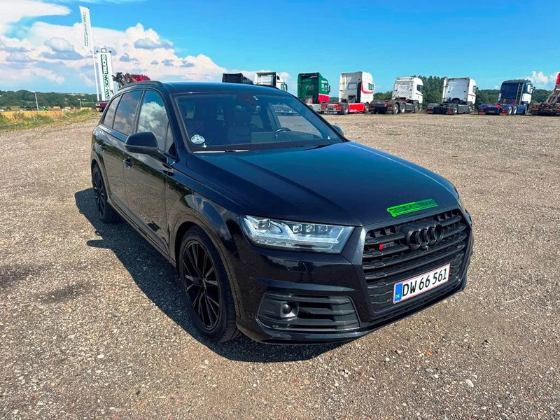 Audi SQ7 Black Edition. panoramo sun roof. . oil heater. head up display. 21" alu weels. night vision. B&O sound system. - SUV: obrázok 5 Audi SQ7 Black Edition. panoramo sun roof. . oil heater. head up display. 21" alu weels. night vision. B&O sound system. - SUV: obrázok 5
