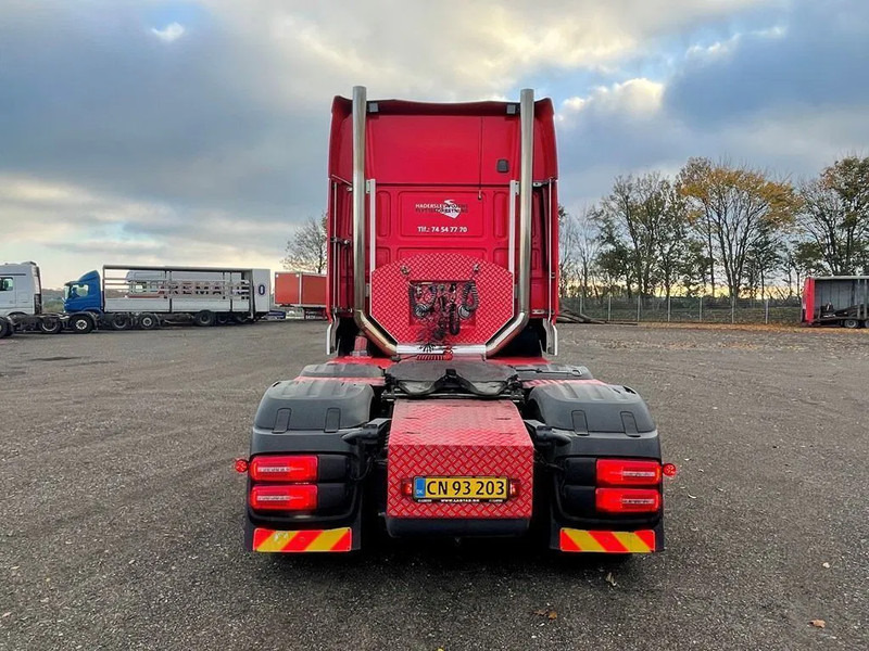 DAF XF 530 Twensteer Special interior. Full Air suspension Hydr. system - Ťahač: obrázok 4 DAF XF 530 Twensteer Special interior. Full Air suspension Hydr. system - Ťahač: obrázok 4