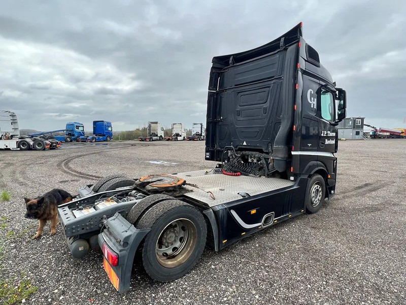 Ťahač Mercedes-Benz Actros 1843 Special Interior. Air / Air suspension. Euro 6: obrázok 6 Ťahač Mercedes-Benz Actros 1843 Special Interior. Air / Air suspension. Euro 6: obrázok 6