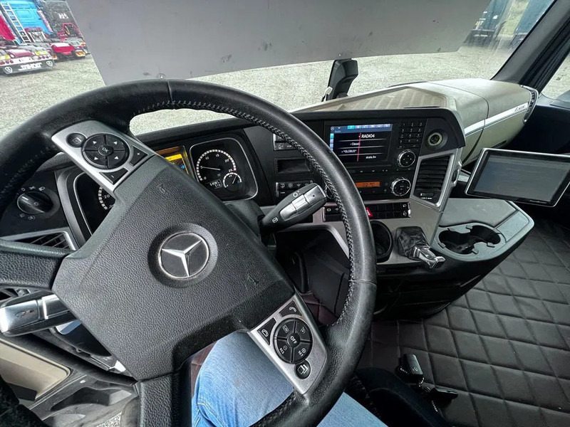 Ťahač Mercedes-Benz Actros 1843 Special Interior. Air / Air suspension. Euro 6: obrázok 14 Ťahač Mercedes-Benz Actros 1843 Special Interior. Air / Air suspension. Euro 6: obrázok 14