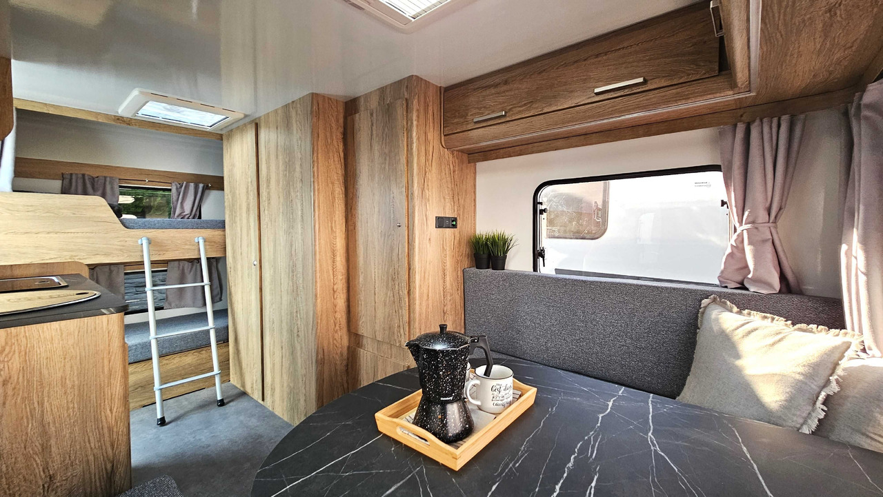 Nowy 2025 N-LAZUR Niewiadów dla 4os. - Obytný príves: obrázok 4 Nowy 2025 N-LAZUR Niewiadów dla 4os. - Obytný príves: obrázok 4