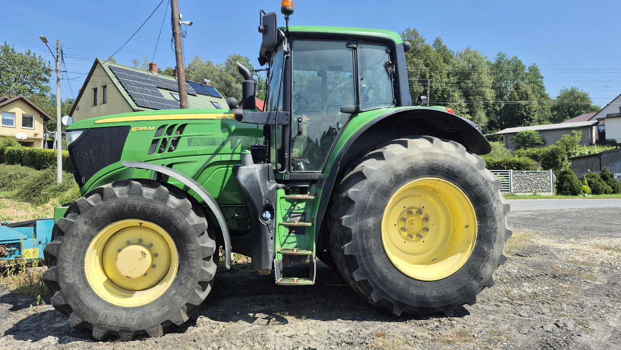 JOHN DEERE 6195M - Traktor: obrázok 3 JOHN DEERE 6195M - Traktor: obrázok 3