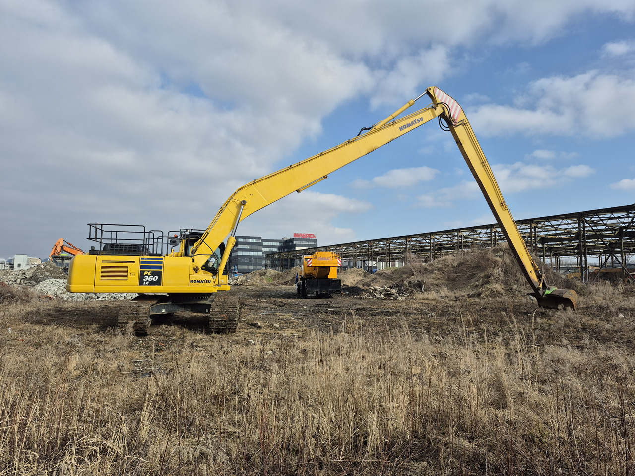 KOMATSU PC360LC 10 - Pásové rýpadlo: obrázok 2 KOMATSU PC360LC 10 - Pásové rýpadlo: obrázok 2
