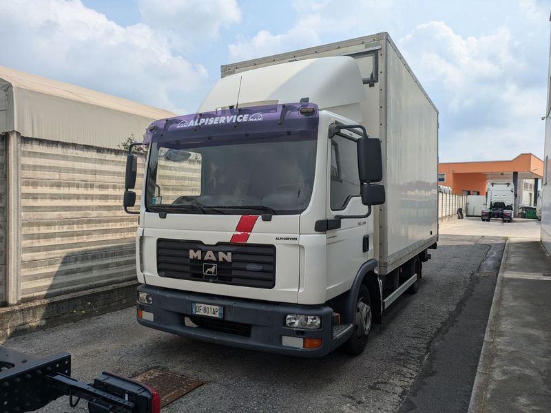 Camion cassone coibentato MAN MAN TGL 7.180 - Skříňový nákladní auto: obrázok 1 Camion cassone coibentato MAN MAN TGL 7.180 - Skříňový nákladní auto: obrázok 1