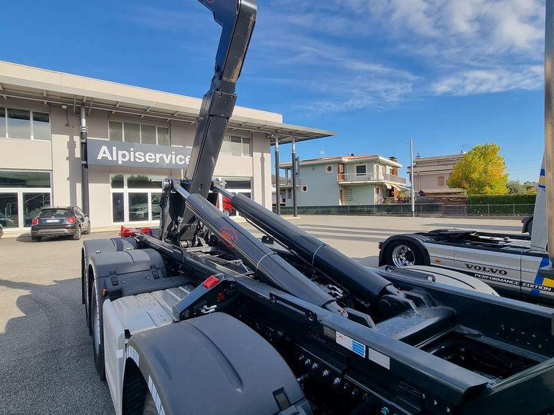 MAN TGS GANCIO SCARRABILE - NUOVO TGS 41.540 8x4 BB CH - Hákový nosič kontajnerov: obrázok 4 MAN TGS GANCIO SCARRABILE - NUOVO TGS 41.540 8x4 BB CH - Hákový nosič kontajnerov: obrázok 4