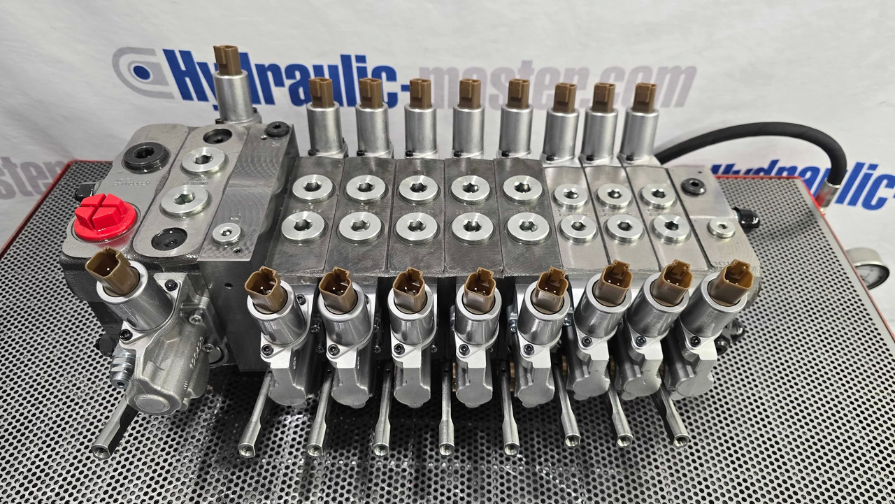 Proportional Valve Walvoil DPX160 combined with DPX100, 9 functions - Vyvážací príves: obrázok 1 Proportional Valve Walvoil DPX160 combined with DPX100, 9 functions - Vyvážací príves: obrázok 1