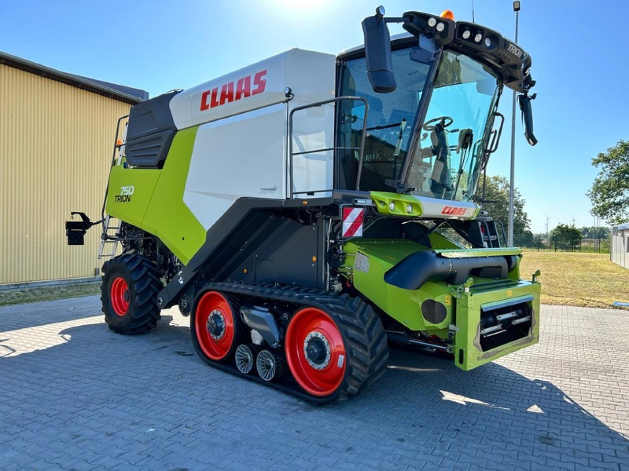 CLAAS TRION 750 TT APS HYBRID - Obilný kombajn: obrázok 4 CLAAS TRION 750 TT APS HYBRID - Obilný kombajn: obrázok 4