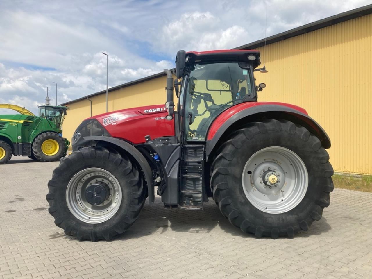 Case-IH OPTUM 270 CVX - Traktor: obrázok 2 Case-IH OPTUM 270 CVX - Traktor: obrázok 2