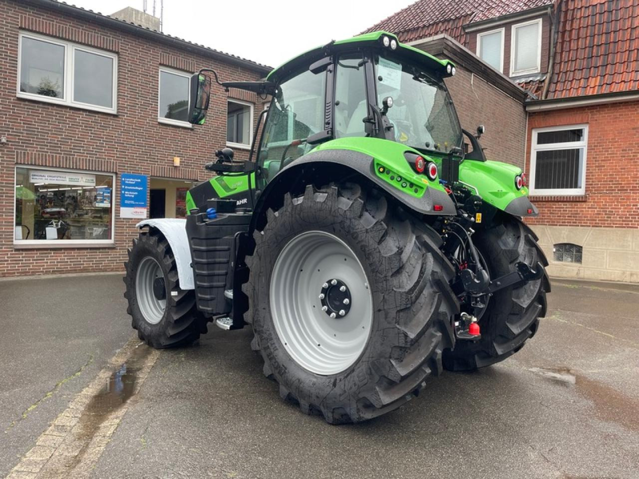 Deutz-Fahr 6210 PSHIFT - Traktor: obrázok 3 Deutz-Fahr 6210 PSHIFT - Traktor: obrázok 3
