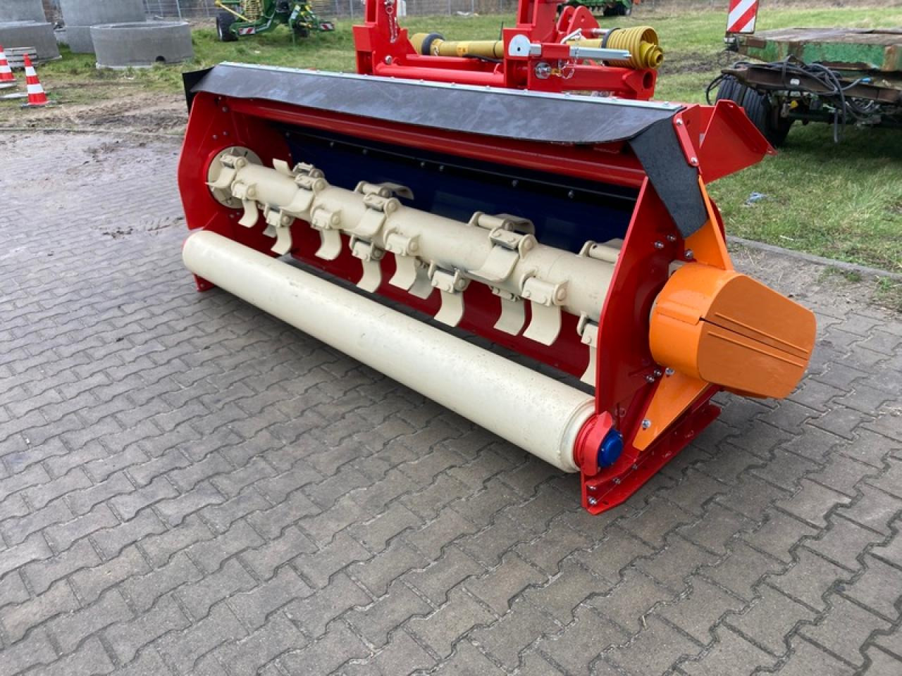 Dücker UM 27AKTION - Kladivkový mulčovač: obrázok 5 Dücker UM 27AKTION - Kladivkový mulčovač: obrázok 5