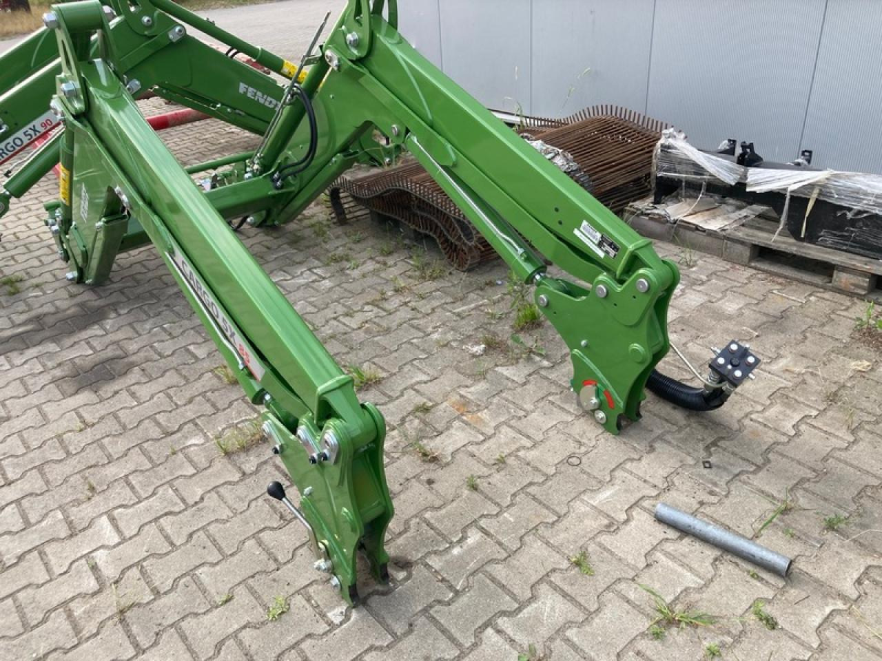 Fendt FRONTLADER CARGO 5X85 AKTION - Predný nakladač na traktor: obrázok 2 Fendt FRONTLADER CARGO 5X85 AKTION - Predný nakladač na traktor: obrázok 2